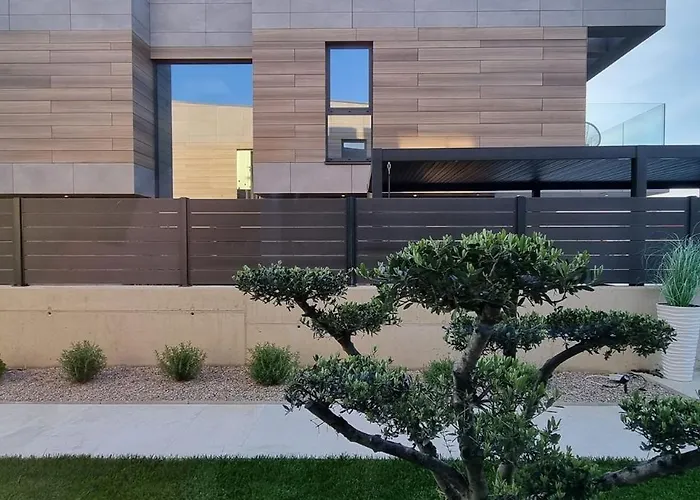 Luxury Pearl 1 With Infinity Pool