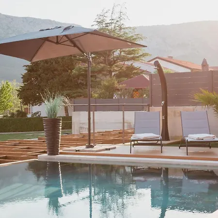 Luxury Pearl 1 With Infinity Pool Willa